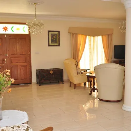 Stylish Spacious 3 Bd Villa