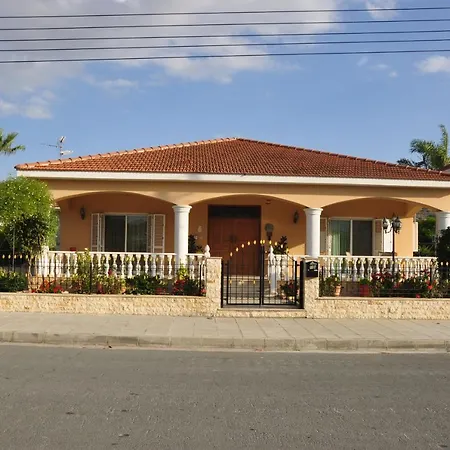 Stylish Spacious 3 Bd *