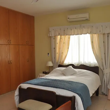 Stylish Spacious 3 Bd Villa