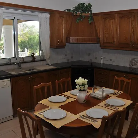Stylish Spacious 3 Bd Villa