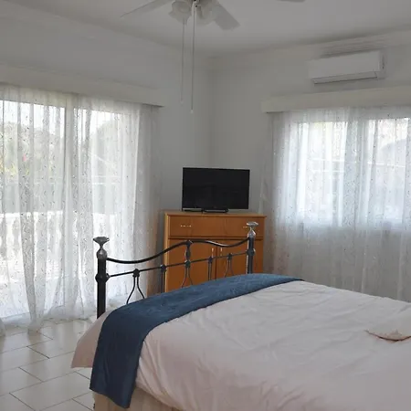 Stylish Spacious 3 Bd *