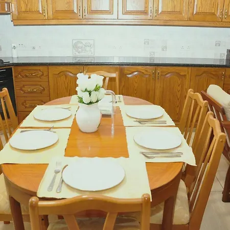 Stylish Spacious 3 Bd Alethriko
