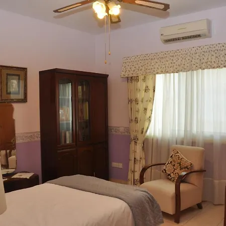 Stylish Spacious 3 Bd *