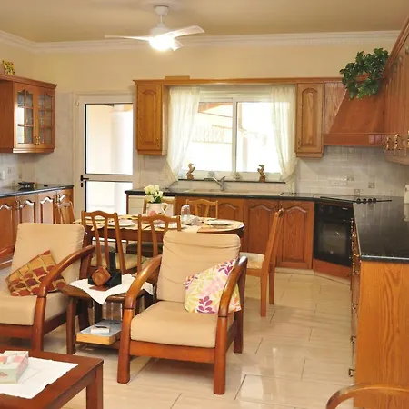 Stylish Spacious 3 Bd *