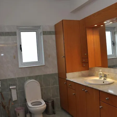 Stylish Spacious 3 Bd *